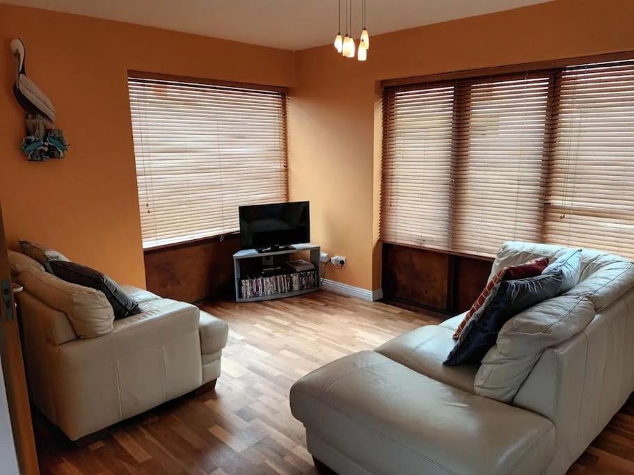 Village Centre Apartment 拉辛赫 外观 照片