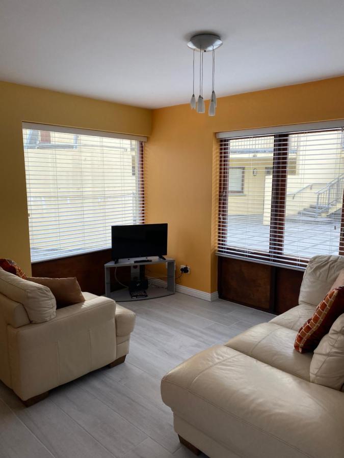 Village Centre Apartment 拉辛赫 外观 照片