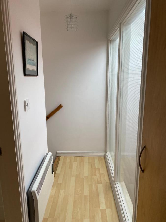 Village Centre Apartment 拉辛赫 外观 照片