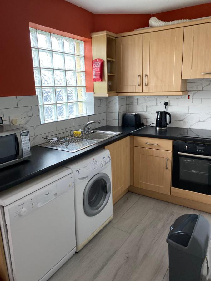 Village Centre Apartment 拉辛赫 外观 照片