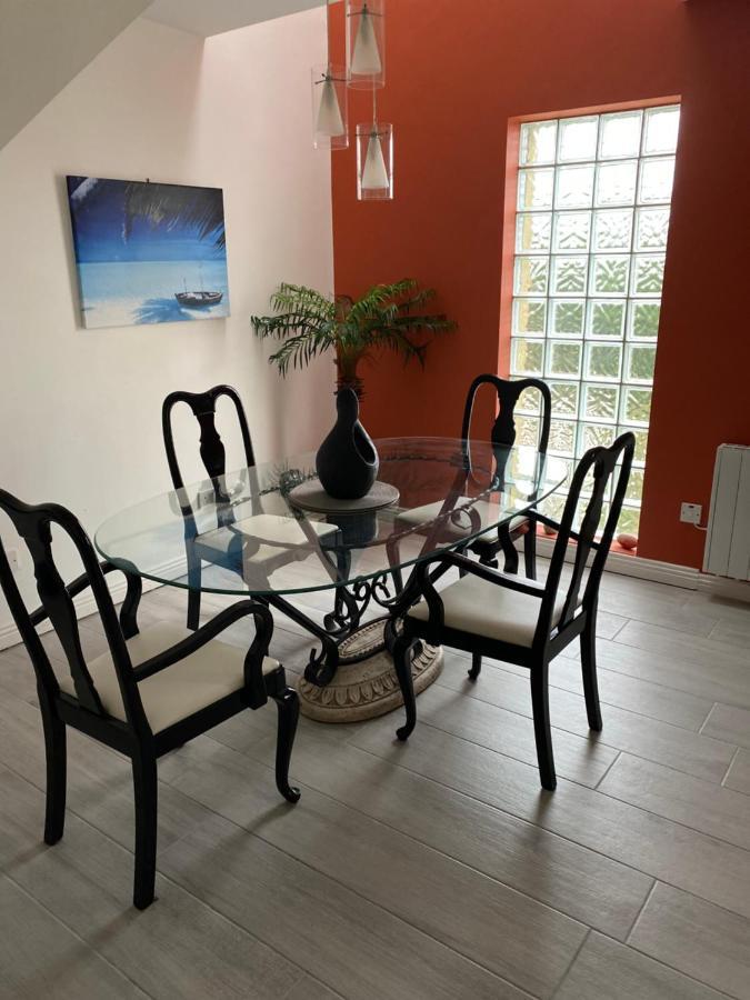 Village Centre Apartment 拉辛赫 外观 照片